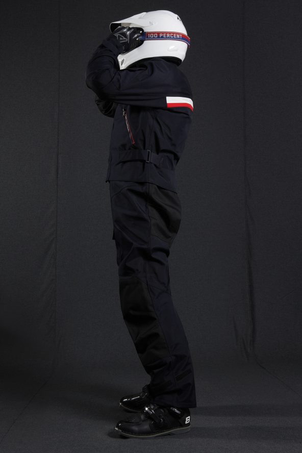 BiondoEndurance_Motorräder_GB_0008_Short-Jacket_DeepBlue_Portrait_Side